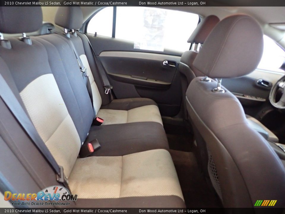 2010 Chevrolet Malibu LS Sedan Gold Mist Metallic / Cocoa/Cashmere Photo #24