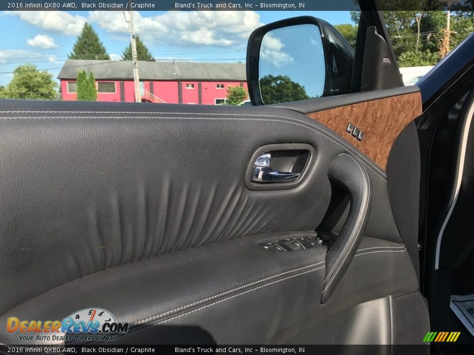 Door Panel of 2016 Infiniti QX80 AWD Photo #14