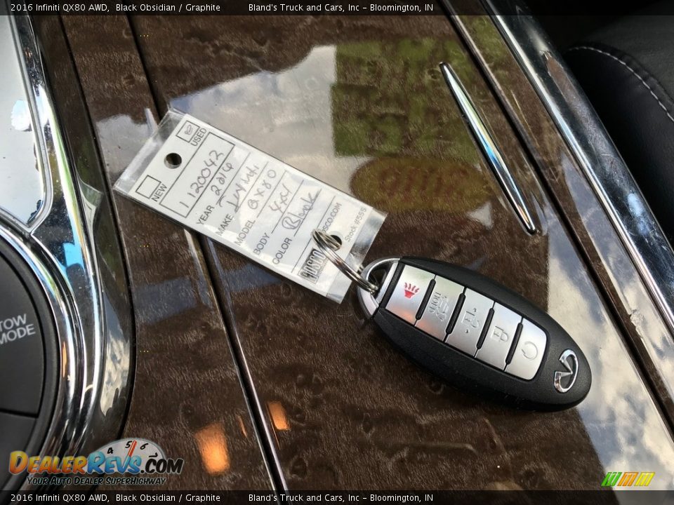 Keys of 2016 Infiniti QX80 AWD Photo #23