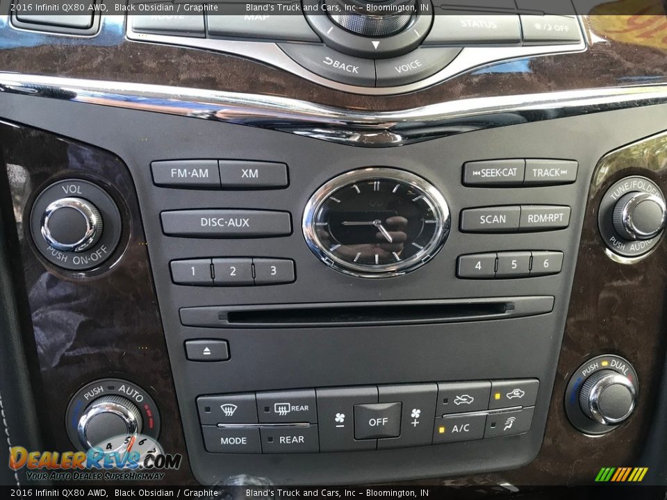 Controls of 2016 Infiniti QX80 AWD Photo #27