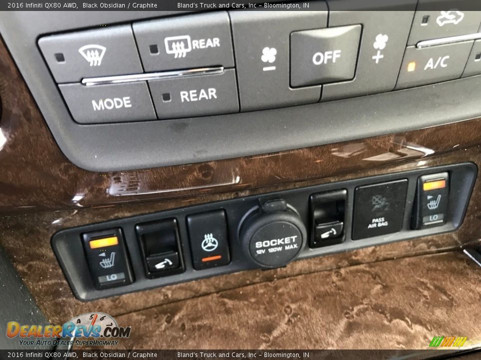 Controls of 2016 Infiniti QX80 AWD Photo #28