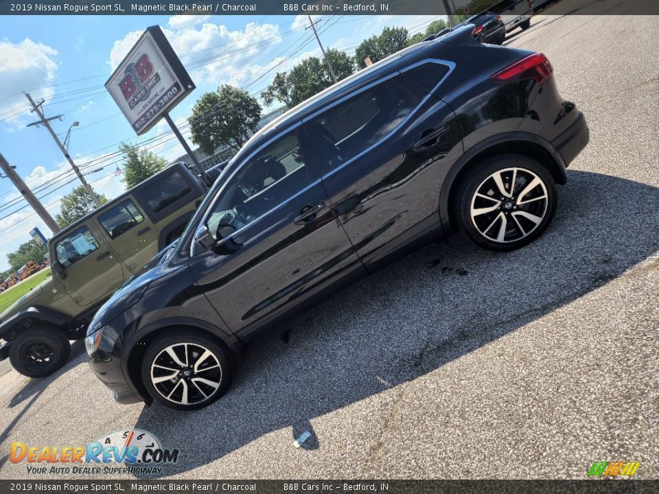 2019 Nissan Rogue Sport SL Magnetic Black Pearl / Charcoal Photo #1