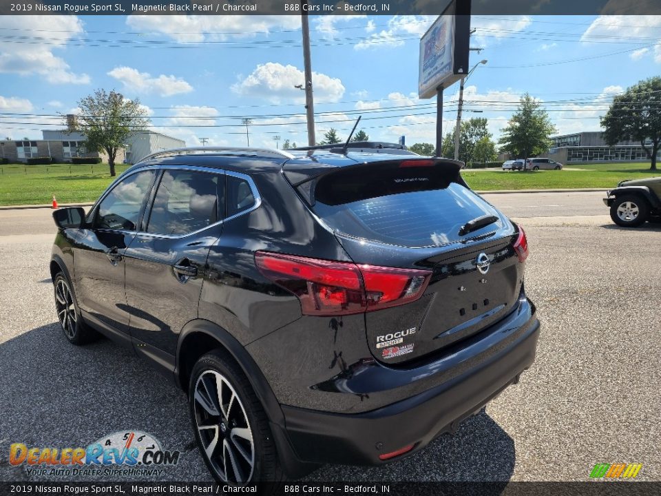 2019 Nissan Rogue Sport SL Magnetic Black Pearl / Charcoal Photo #2