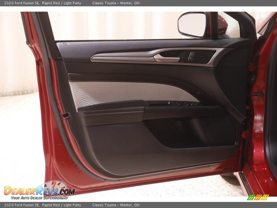 2020 Ford Fusion SE Rapid Red / Light Putty Photo #5