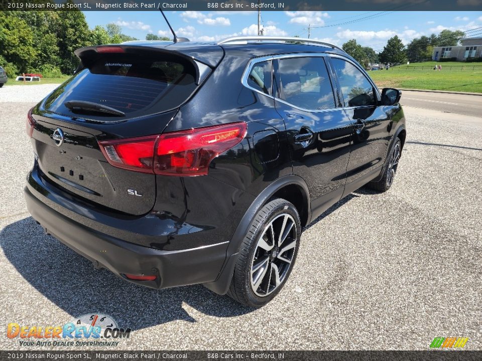 2019 Nissan Rogue Sport SL Magnetic Black Pearl / Charcoal Photo #4