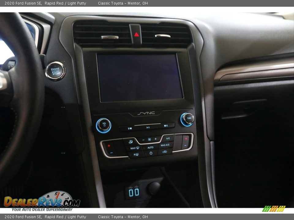 2020 Ford Fusion SE Rapid Red / Light Putty Photo #10