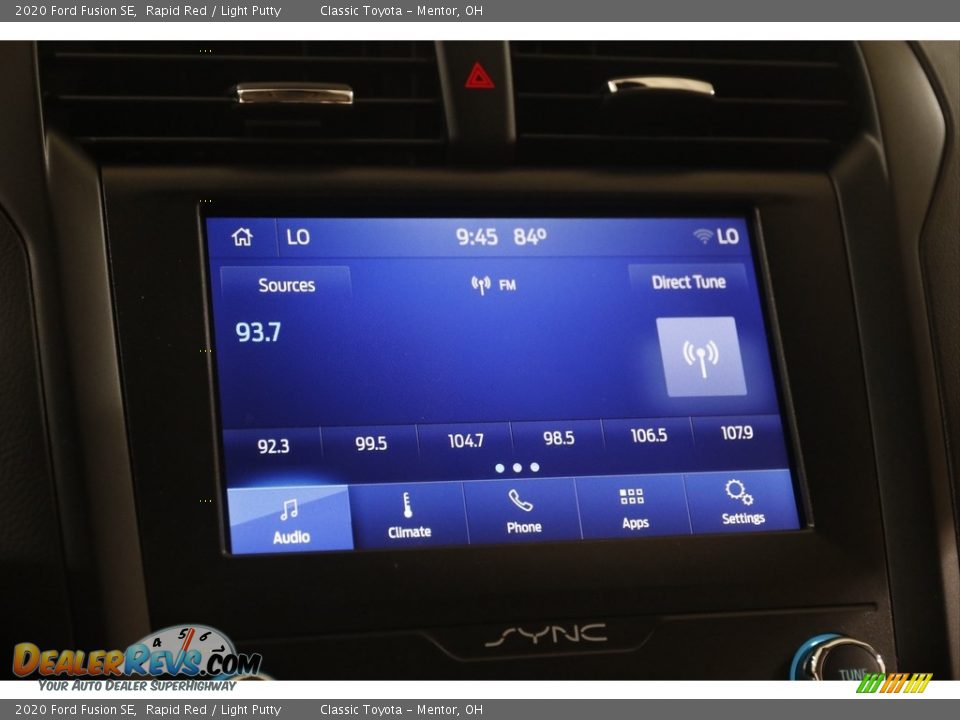 2020 Ford Fusion SE Rapid Red / Light Putty Photo #11