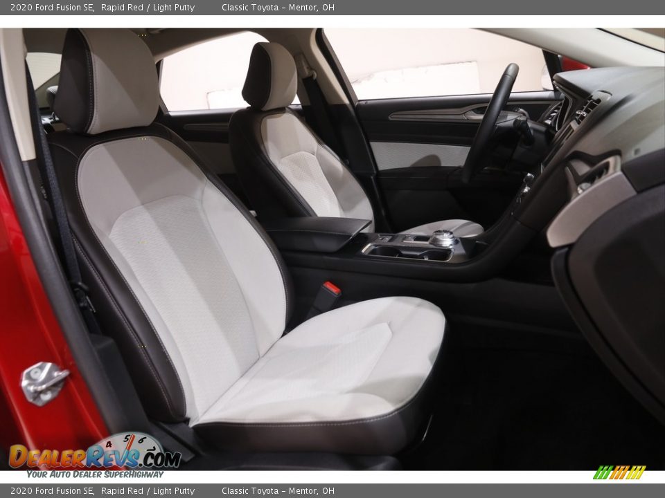 2020 Ford Fusion SE Rapid Red / Light Putty Photo #19