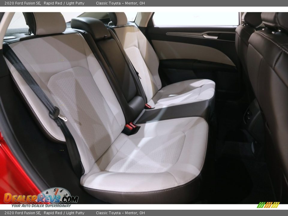 2020 Ford Fusion SE Rapid Red / Light Putty Photo #20