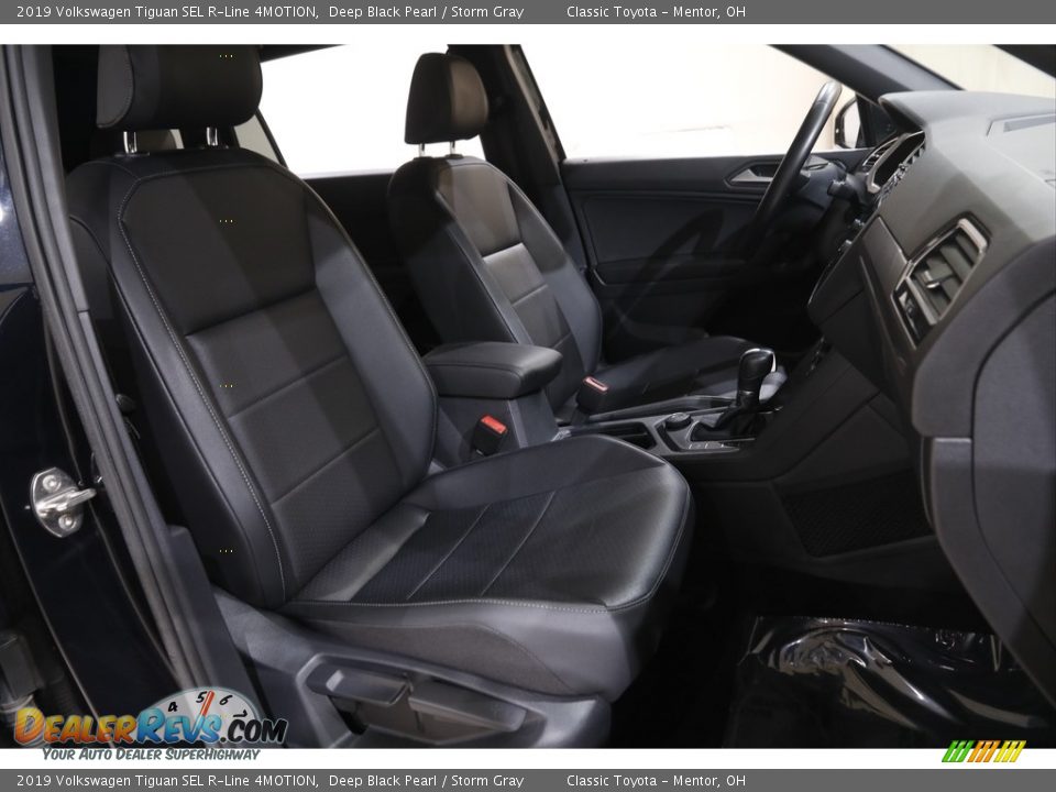 2019 Volkswagen Tiguan SEL R-Line 4MOTION Deep Black Pearl / Storm Gray Photo #16