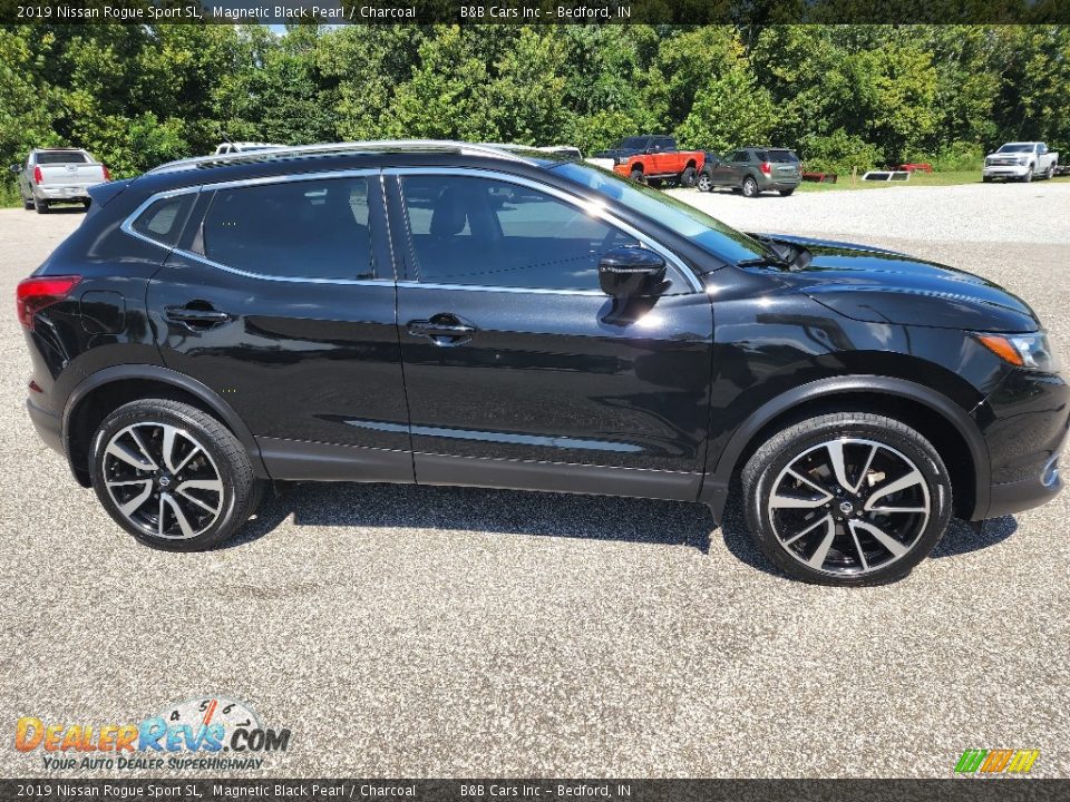 Magnetic Black Pearl 2019 Nissan Rogue Sport SL Photo #33