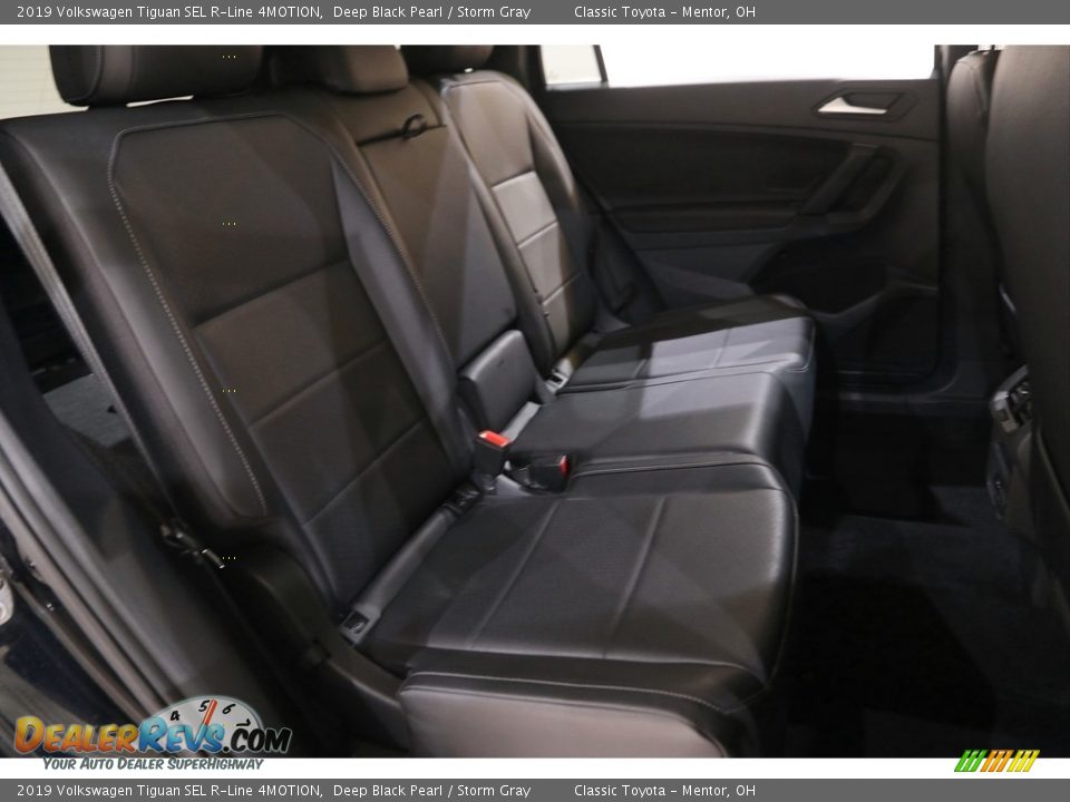 2019 Volkswagen Tiguan SEL R-Line 4MOTION Deep Black Pearl / Storm Gray Photo #17