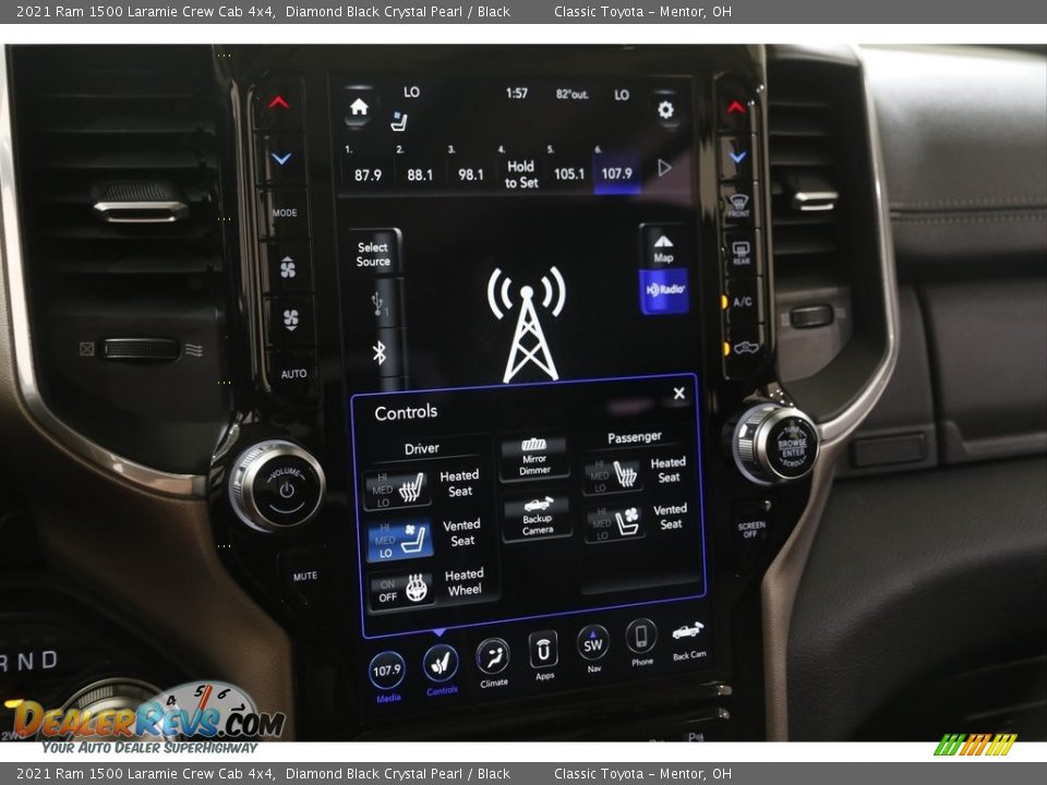 2021 Ram 1500 Laramie Crew Cab 4x4 Diamond Black Crystal Pearl / Black Photo #10