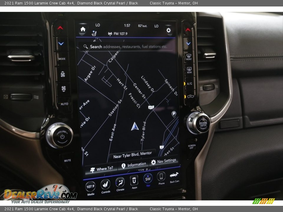 2021 Ram 1500 Laramie Crew Cab 4x4 Diamond Black Crystal Pearl / Black Photo #12