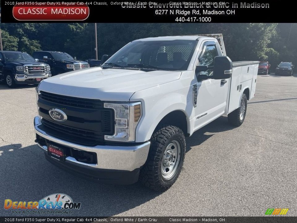 2018 Ford F350 Super Duty XL Regular Cab 4x4 Chassis Oxford White / Earth Gray Photo #1
