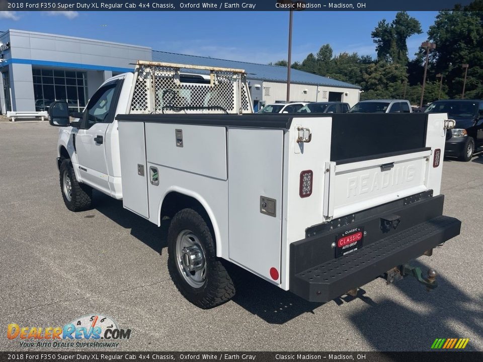 2018 Ford F350 Super Duty XL Regular Cab 4x4 Chassis Oxford White / Earth Gray Photo #2