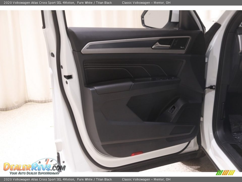 2020 Volkswagen Atlas Cross Sport SEL 4Motion Pure White / Titan Black Photo #4