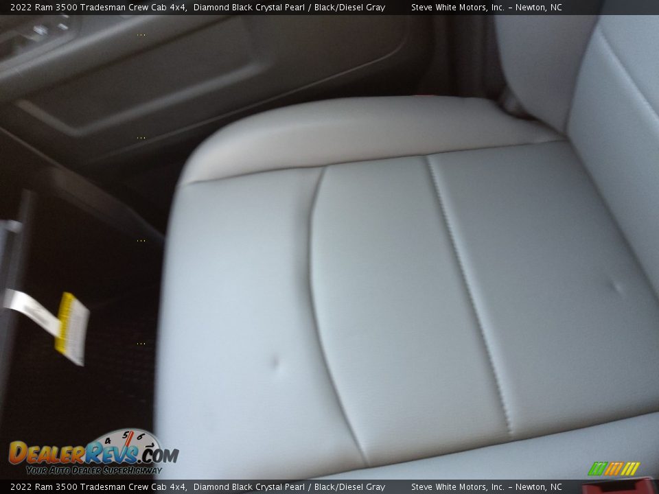 2022 Ram 3500 Tradesman Crew Cab 4x4 Diamond Black Crystal Pearl / Black/Diesel Gray Photo #28