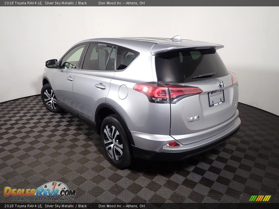 2018 Toyota RAV4 LE Silver Sky Metallic / Black Photo #10
