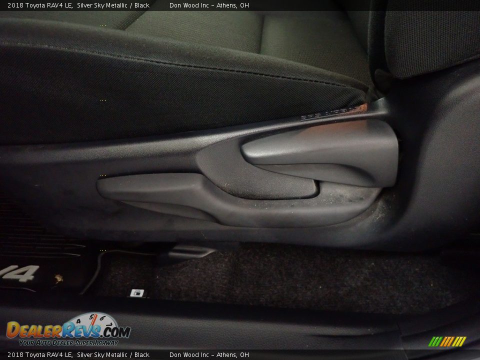 2018 Toyota RAV4 LE Silver Sky Metallic / Black Photo #19
