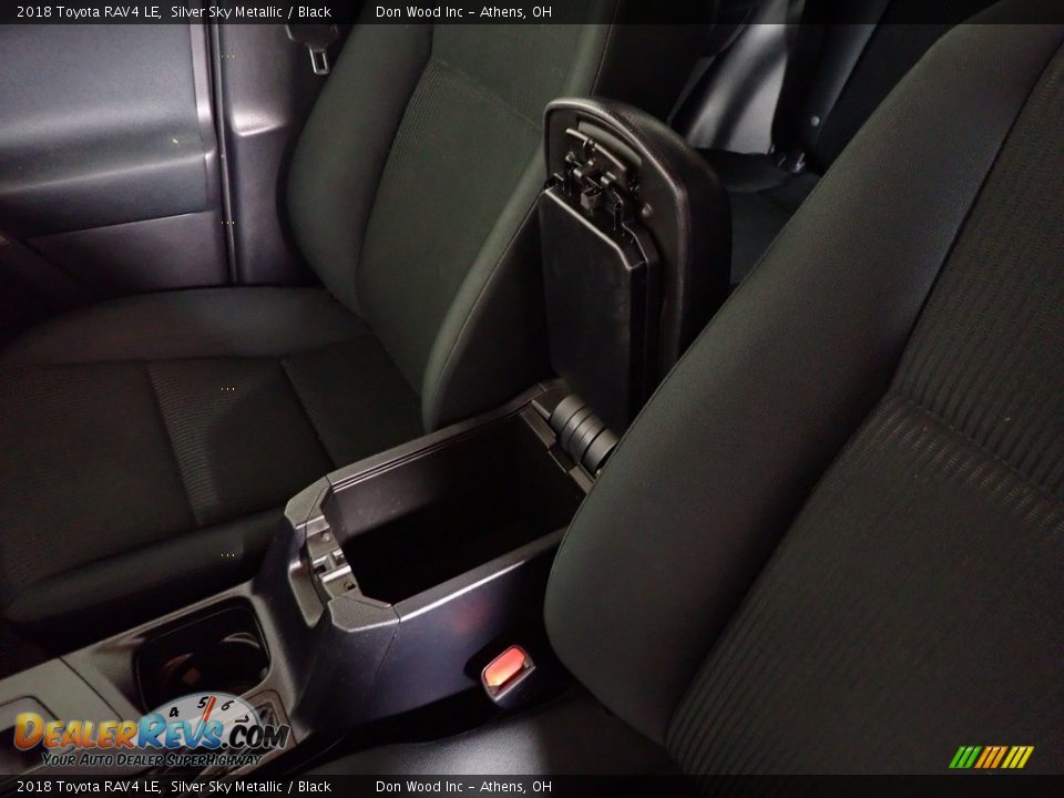 2018 Toyota RAV4 LE Silver Sky Metallic / Black Photo #29