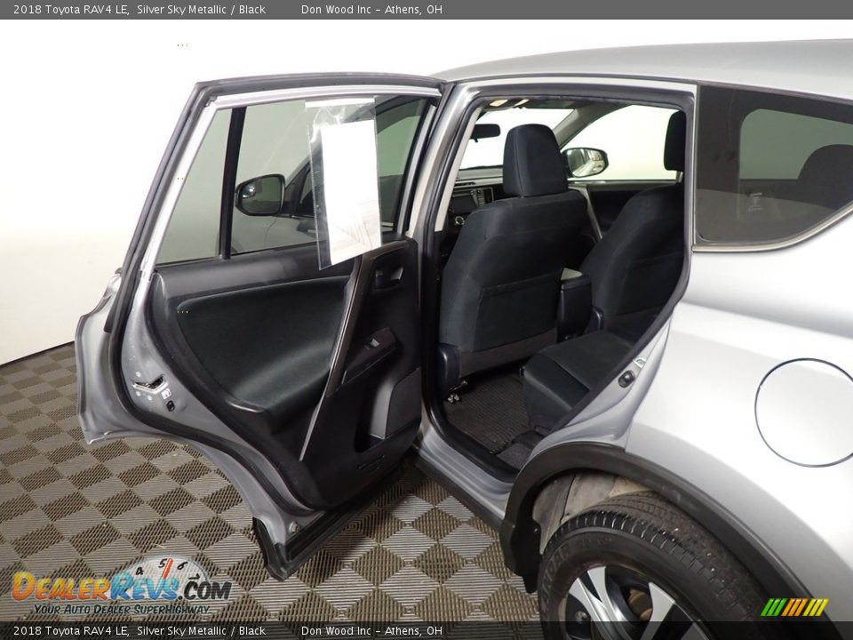 2018 Toyota RAV4 LE Silver Sky Metallic / Black Photo #30