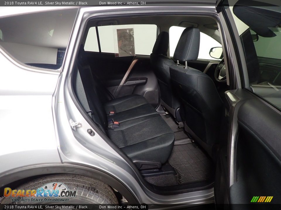 2018 Toyota RAV4 LE Silver Sky Metallic / Black Photo #33