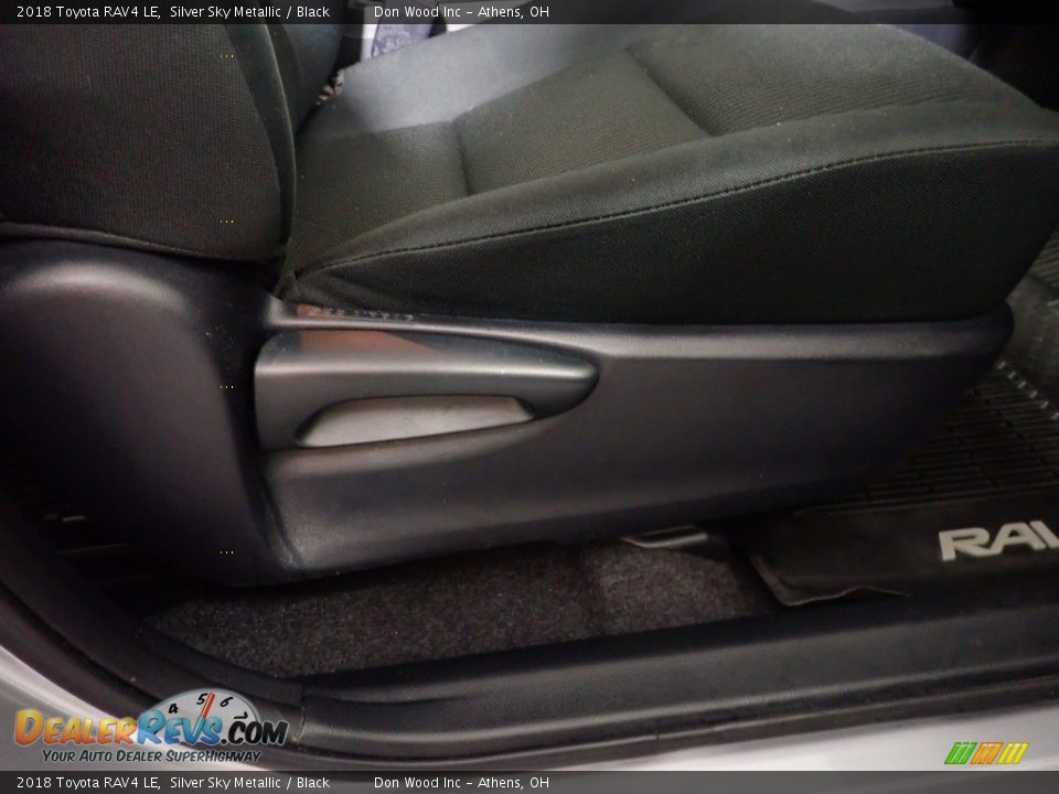2018 Toyota RAV4 LE Silver Sky Metallic / Black Photo #36