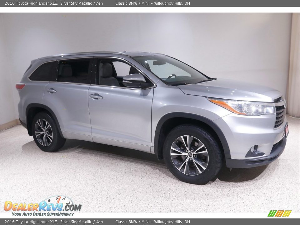 2016 Toyota Highlander XLE Silver Sky Metallic / Ash Photo #1