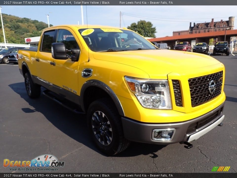 Front 3/4 View of 2017 Nissan TITAN XD PRO-4X Crew Cab 4x4 Photo #2