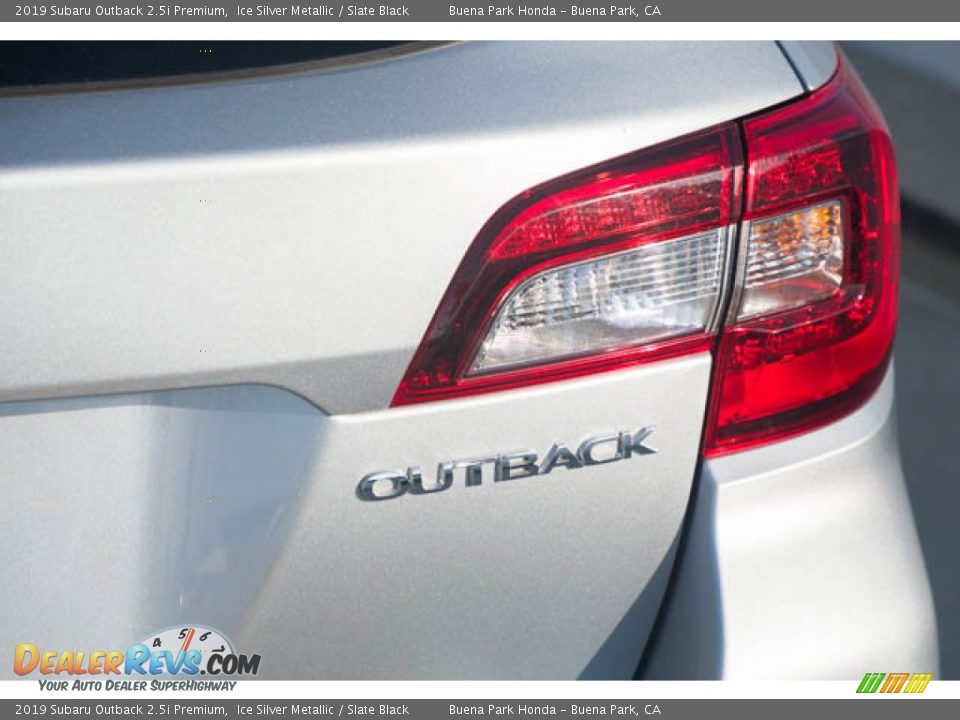 2019 Subaru Outback 2.5i Premium Ice Silver Metallic / Slate Black Photo #11