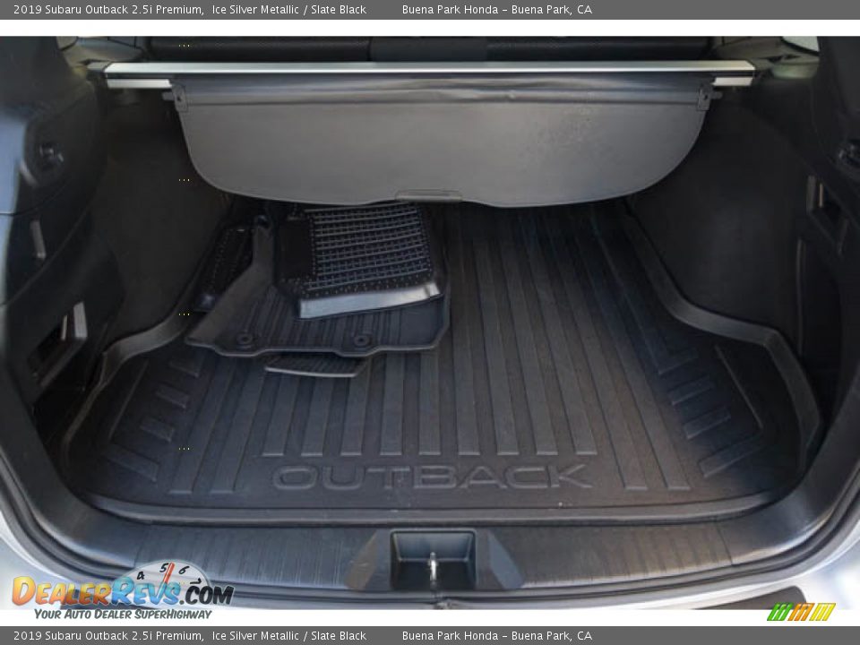 2019 Subaru Outback 2.5i Premium Ice Silver Metallic / Slate Black Photo #17