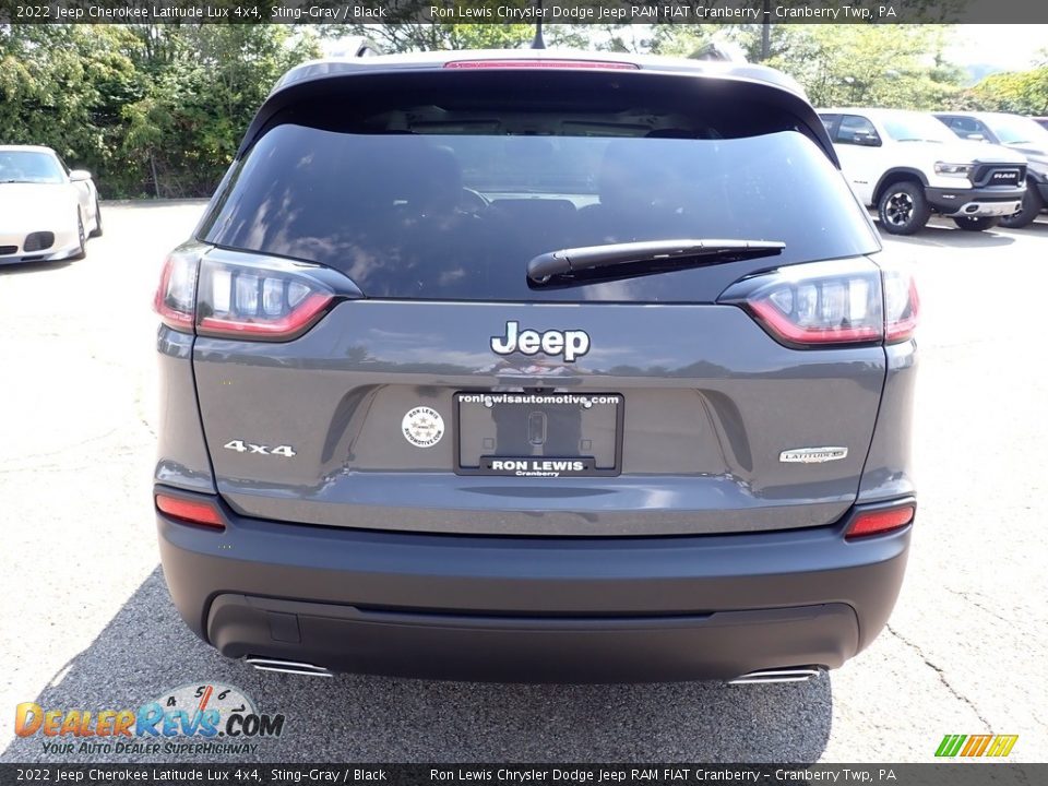 2022 Jeep Cherokee Latitude Lux 4x4 Sting-Gray / Black Photo #4