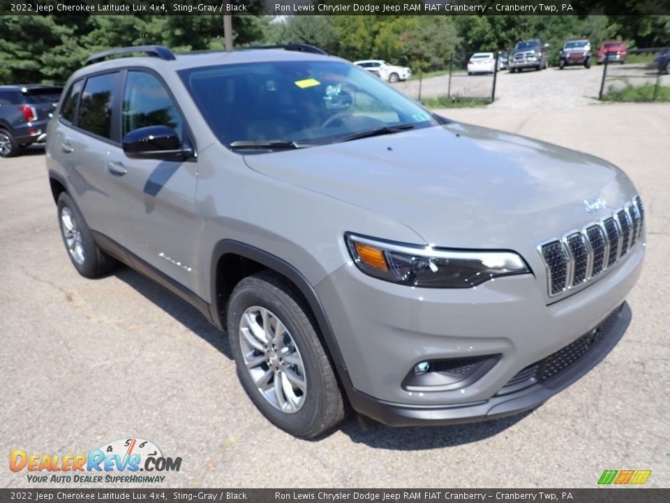 2022 Jeep Cherokee Latitude Lux 4x4 Sting-Gray / Black Photo #7