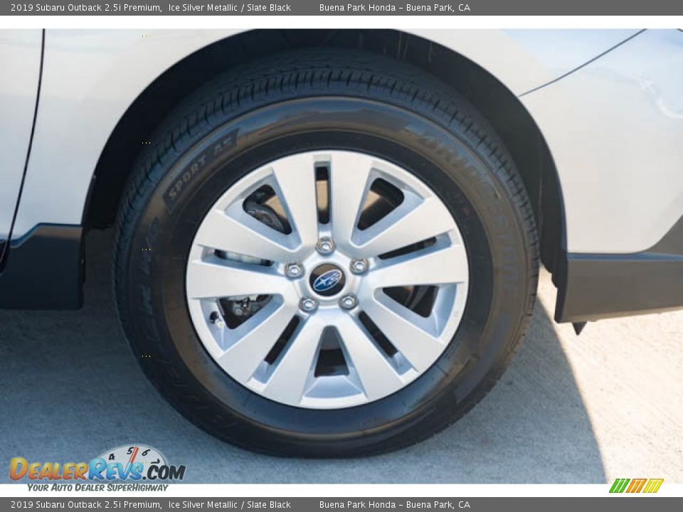 2019 Subaru Outback 2.5i Premium Ice Silver Metallic / Slate Black Photo #32