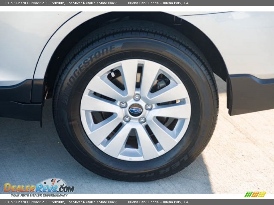 2019 Subaru Outback 2.5i Premium Ice Silver Metallic / Slate Black Photo #33