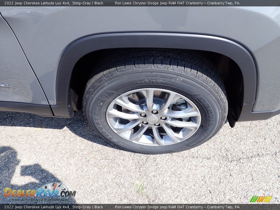 2022 Jeep Cherokee Latitude Lux 4x4 Sting-Gray / Black Photo #9