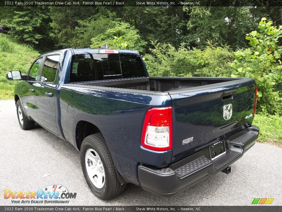 2022 Ram 1500 Tradesman Crew Cab 4x4 Patriot Blue Pearl / Black Photo #9