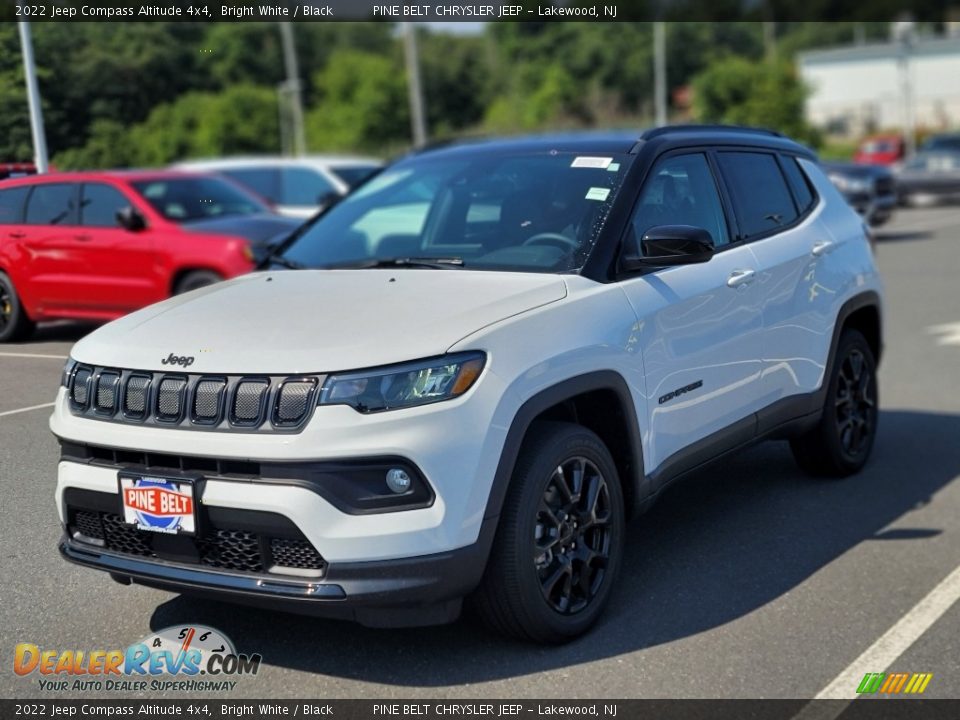 2022 Jeep Compass Altitude 4x4 Bright White / Black Photo #1