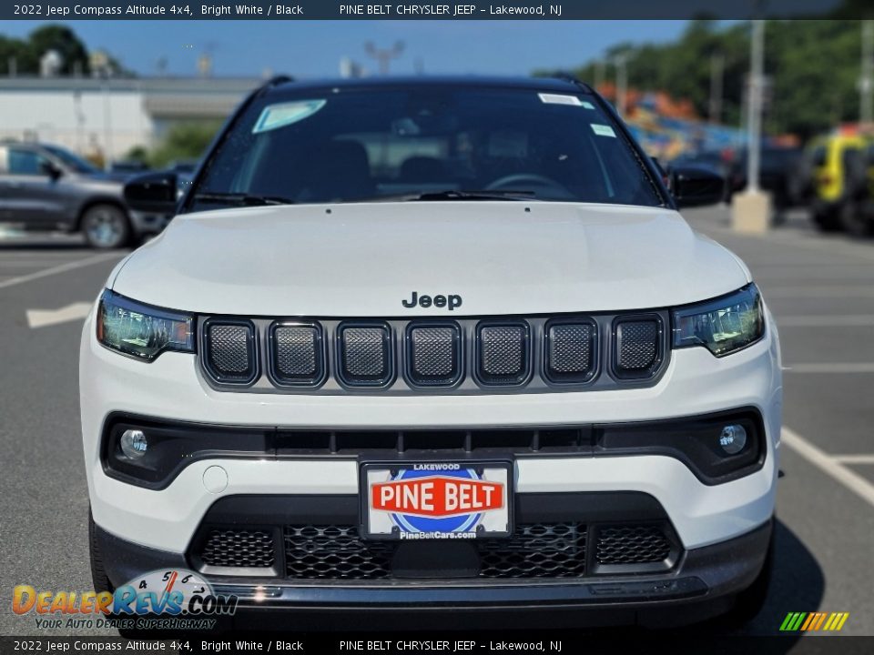 2022 Jeep Compass Altitude 4x4 Bright White / Black Photo #2