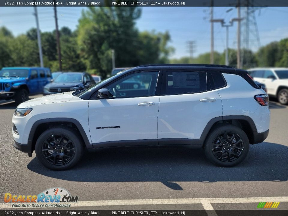 2022 Jeep Compass Altitude 4x4 Bright White / Black Photo #3