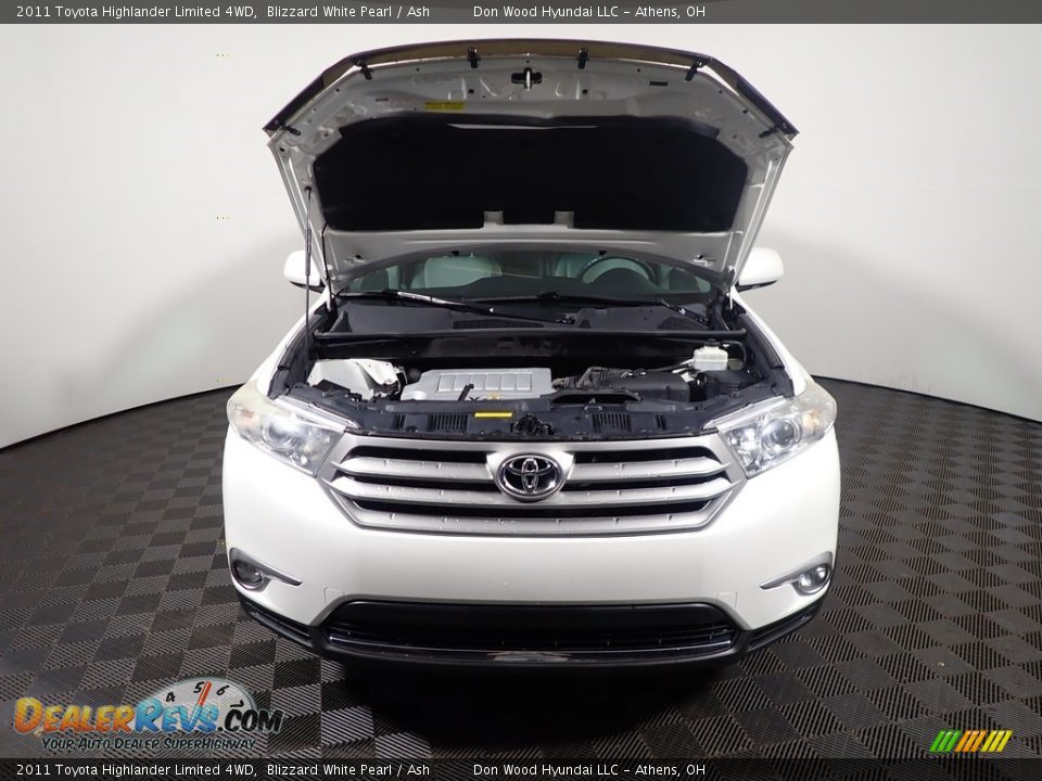 2011 Toyota Highlander Limited 4WD Blizzard White Pearl / Ash Photo #7