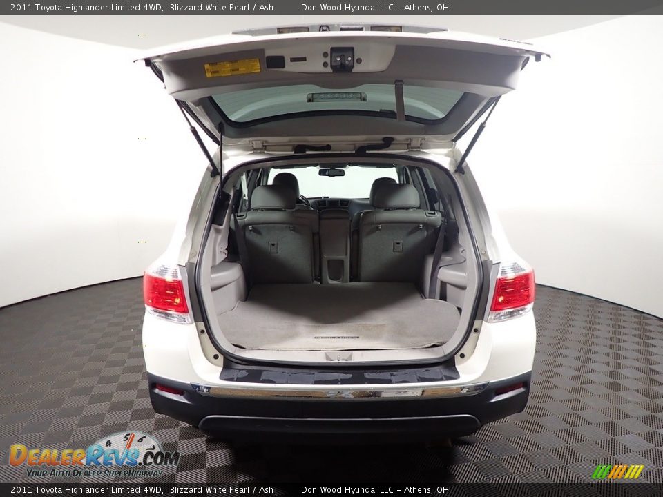 2011 Toyota Highlander Limited 4WD Blizzard White Pearl / Ash Photo #15