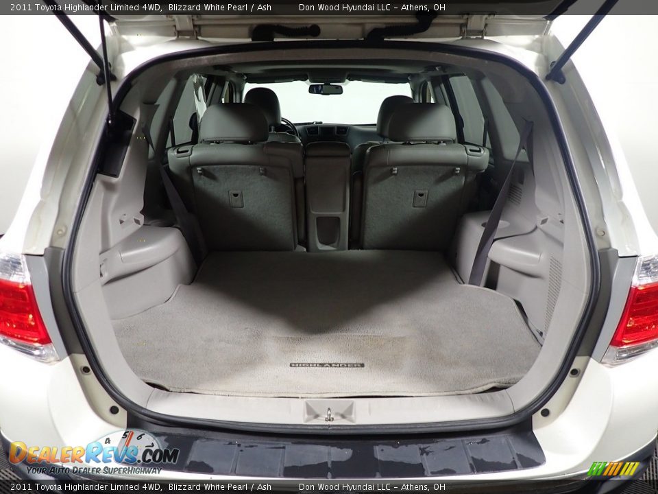 2011 Toyota Highlander Limited 4WD Blizzard White Pearl / Ash Photo #17
