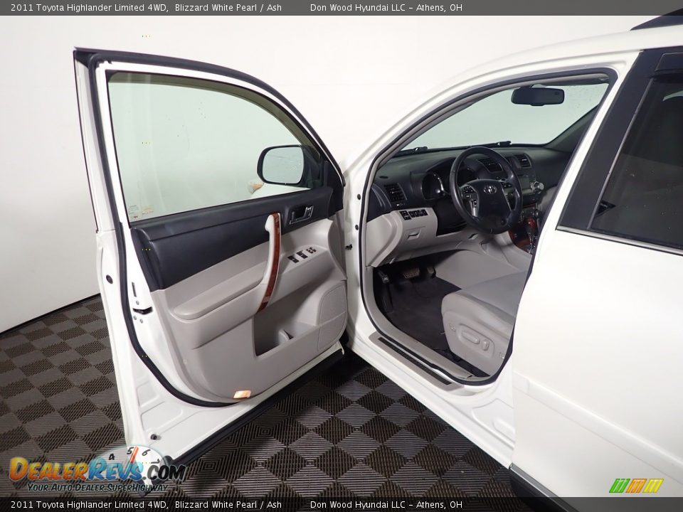 2011 Toyota Highlander Limited 4WD Blizzard White Pearl / Ash Photo #20