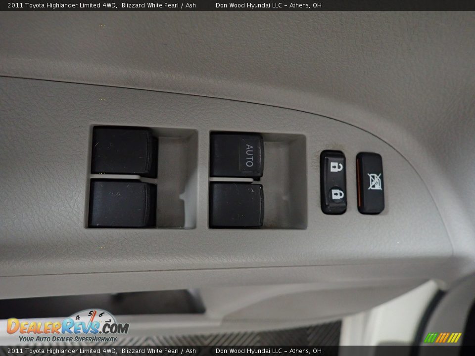 2011 Toyota Highlander Limited 4WD Blizzard White Pearl / Ash Photo #21