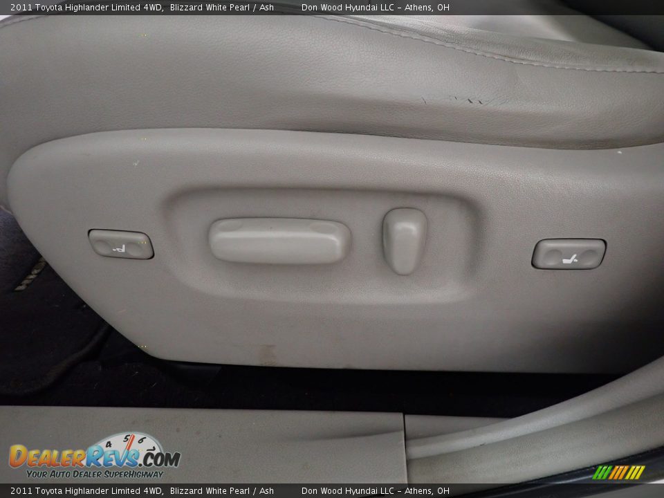 2011 Toyota Highlander Limited 4WD Blizzard White Pearl / Ash Photo #23