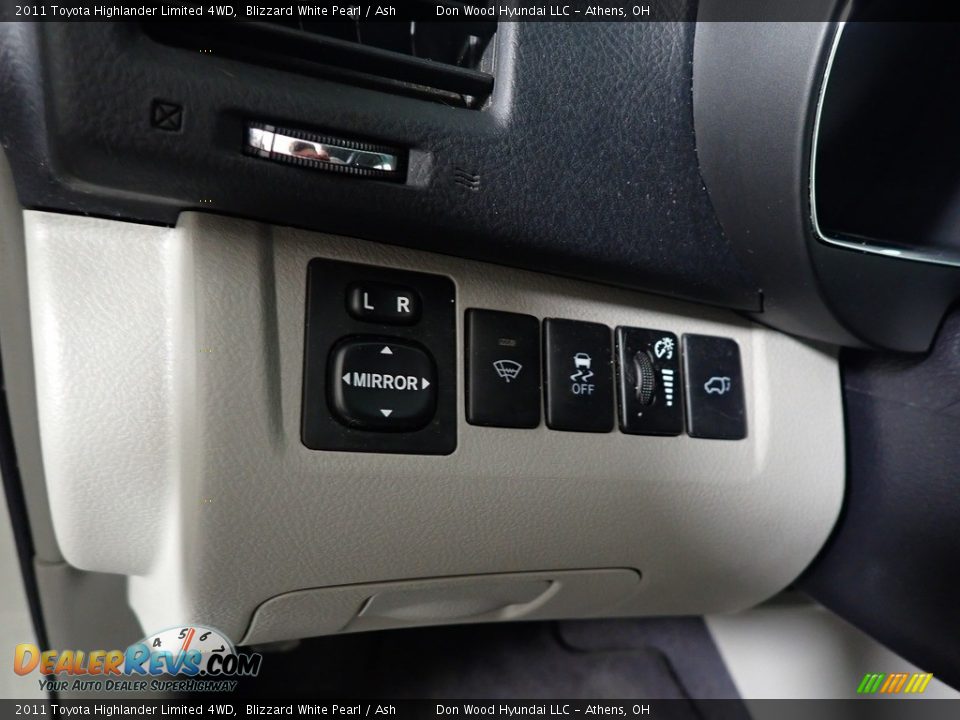 2011 Toyota Highlander Limited 4WD Blizzard White Pearl / Ash Photo #31