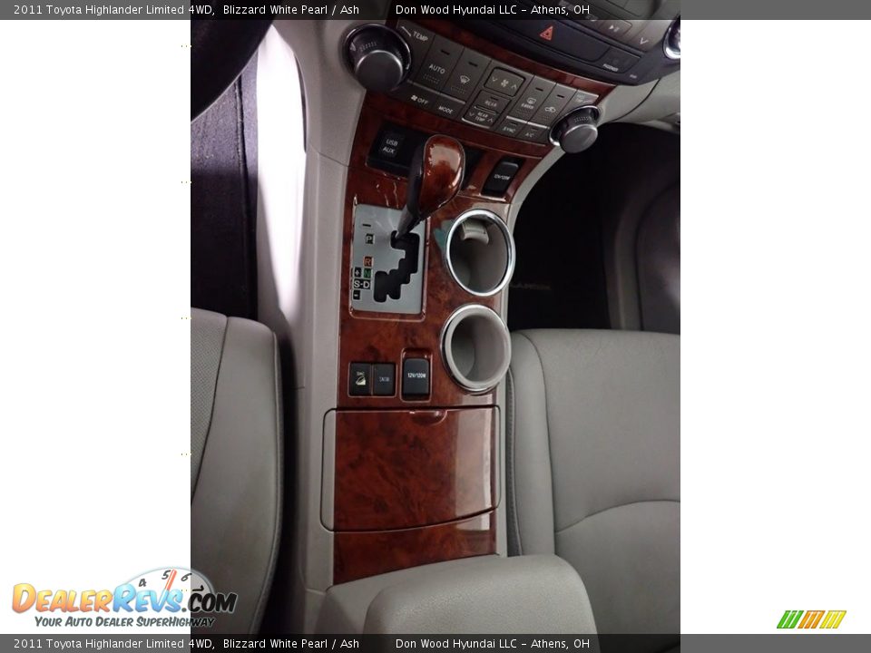 2011 Toyota Highlander Limited 4WD Blizzard White Pearl / Ash Photo #32