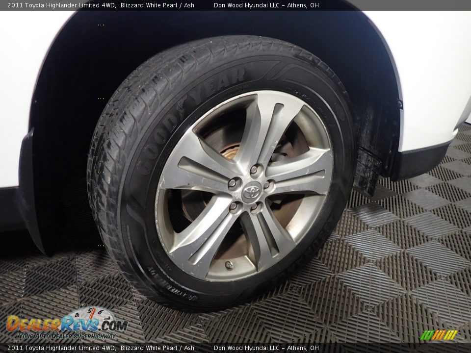 2011 Toyota Highlander Limited 4WD Blizzard White Pearl / Ash Photo #34